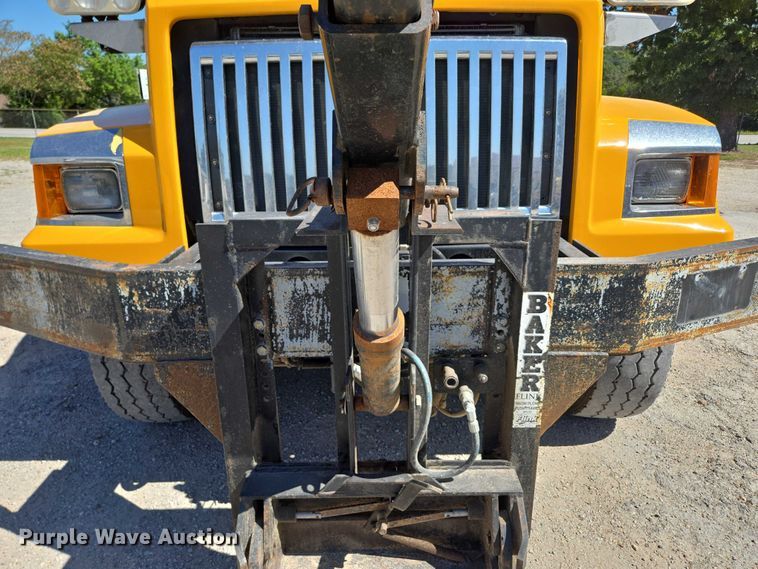 image for item DY0401 2015 Western Star 4700SF dump truck