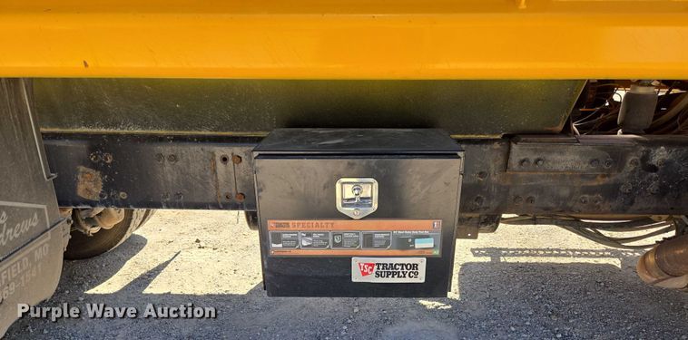 image for item DY0401 2015 Western Star 4700SF dump truck