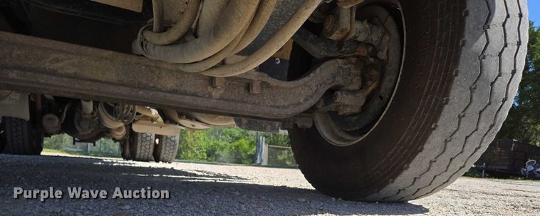 image for item DY0401 2015 Western Star 4700SF dump truck