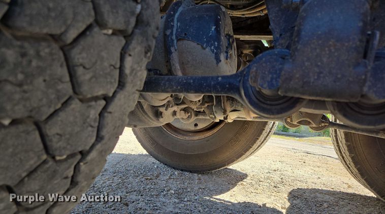 image for item DY0401 2015 Western Star 4700SF dump truck