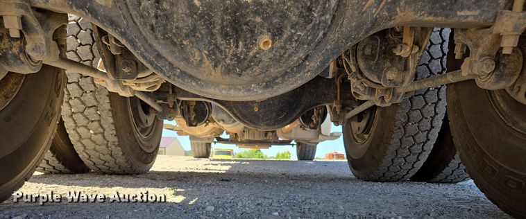 image for item DY0401 2015 Western Star 4700SF dump truck