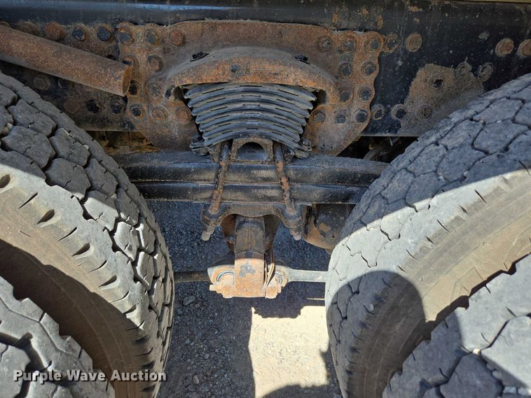 image for item DY0401 2015 Western Star 4700SF dump truck