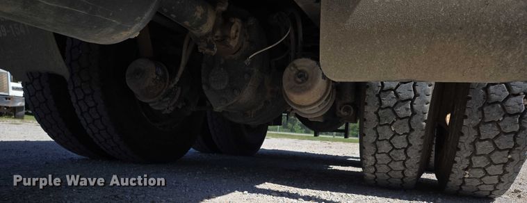 image for item DY0401 2015 Western Star 4700SF dump truck