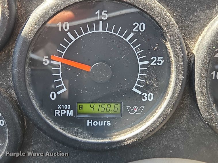 image for item DY0401 2015 Western Star 4700SF dump truck