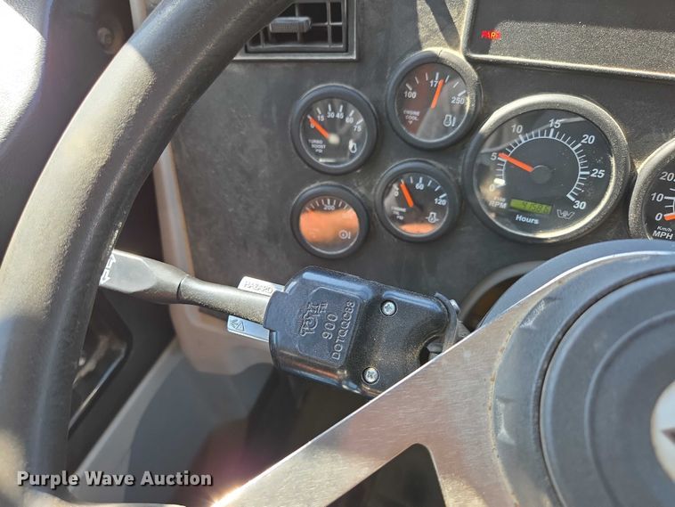 image for item DY0401 2015 Western Star 4700SF dump truck