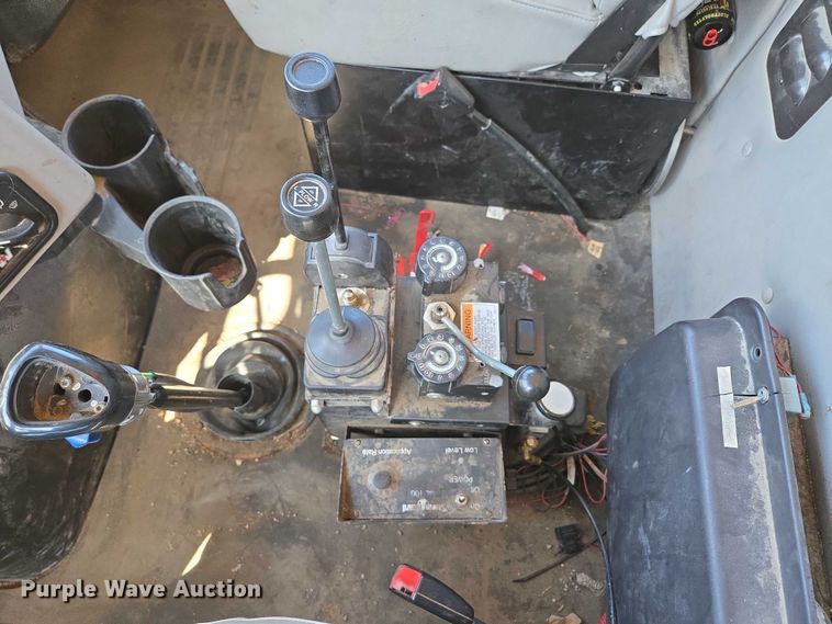 image for item DY0401 2015 Western Star 4700SF dump truck