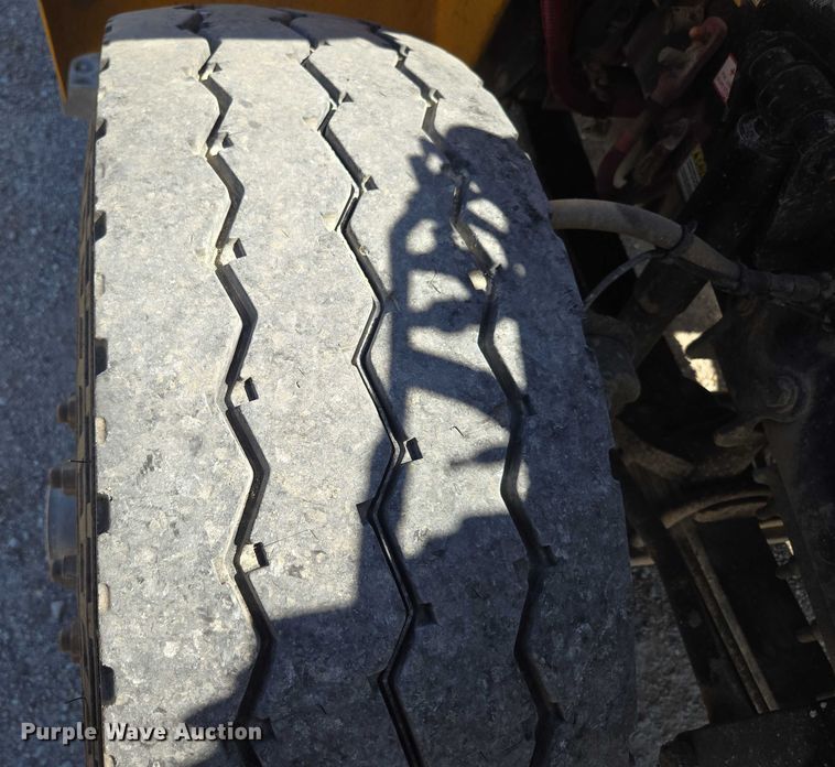 image for item DY0401 2015 Western Star 4700SF dump truck