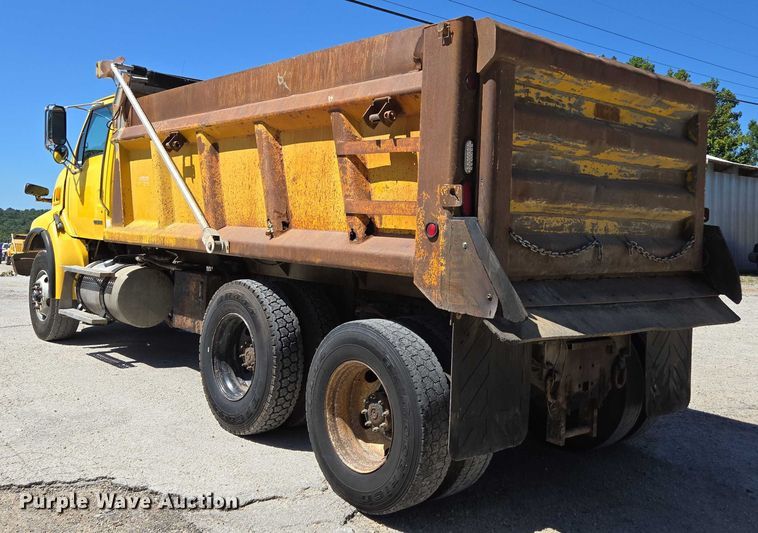image for item DY0402 2007 Sterling L-Line dump truck