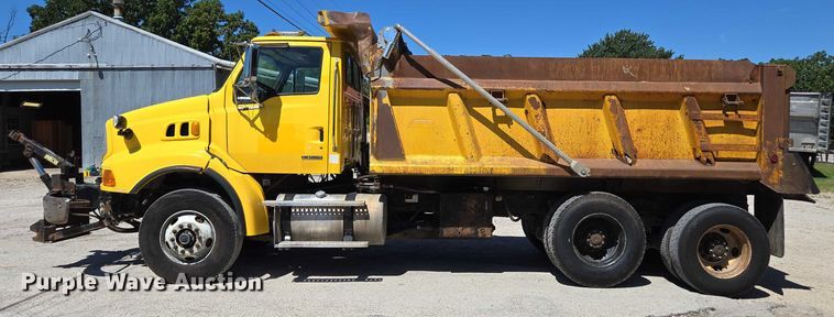 image for item DY0402 2007 Sterling L-Line dump truck