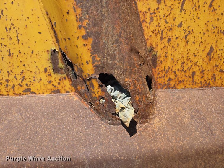 image for item DY0402 2007 Sterling L-Line dump truck