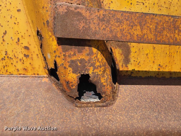 image for item DY0402 2007 Sterling L-Line dump truck