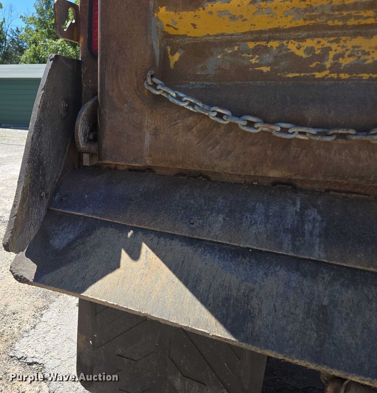 image for item DY0402 2007 Sterling L-Line dump truck