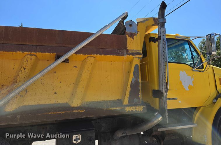 image for item DY0402 2007 Sterling L-Line dump truck