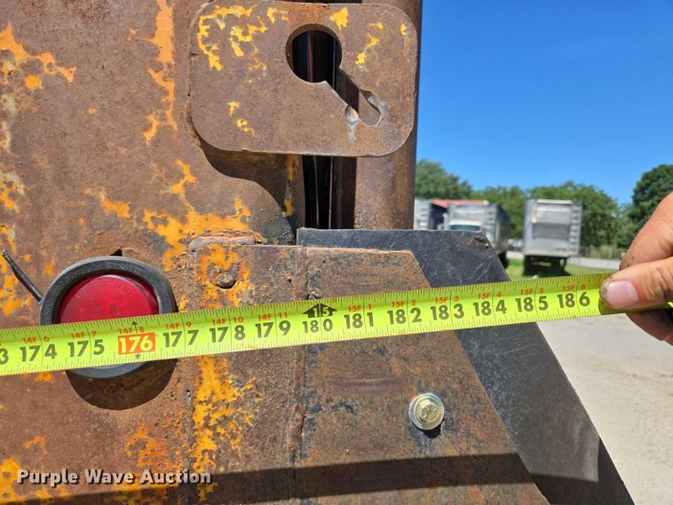 image for item DY0402 2007 Sterling L-Line dump truck