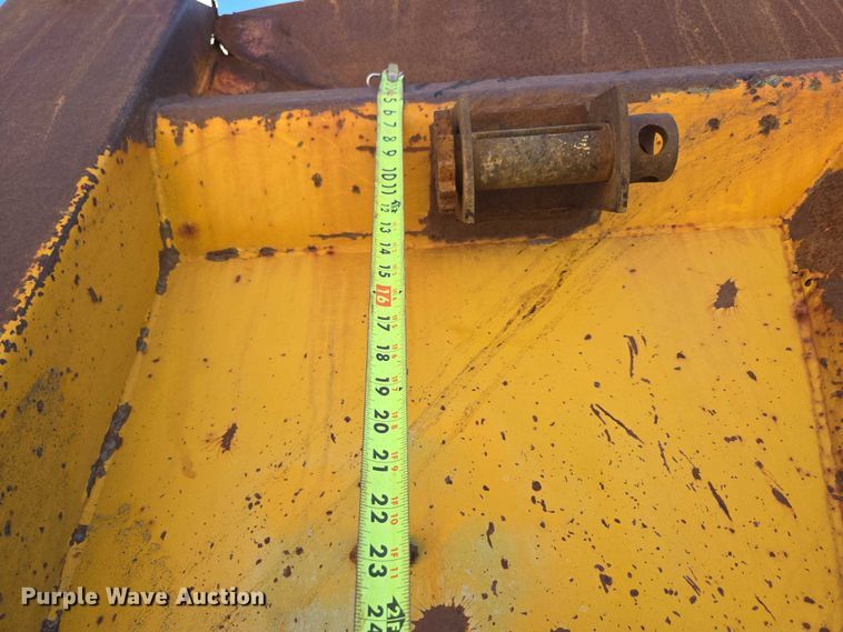 image for item DY0402 2007 Sterling L-Line dump truck