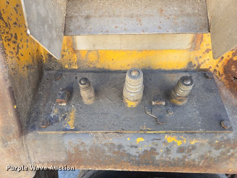 image for item DY0402 2007 Sterling L-Line dump truck