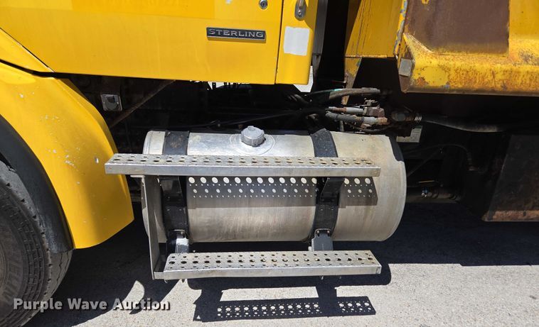 image for item DY0402 2007 Sterling L-Line dump truck