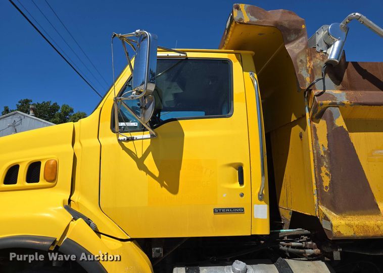 image for item DY0402 2007 Sterling L-Line dump truck