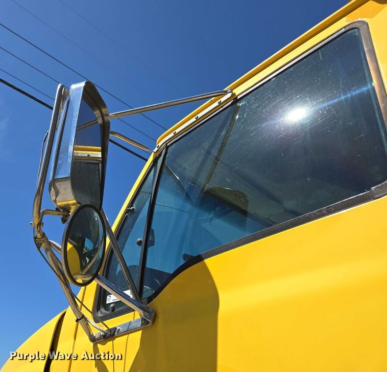 image for item DY0402 2007 Sterling L-Line dump truck