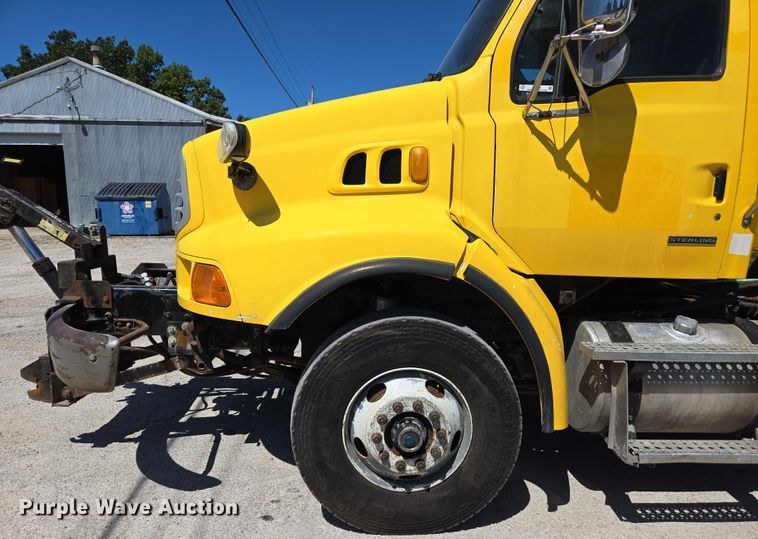 image for item DY0402 2007 Sterling L-Line dump truck