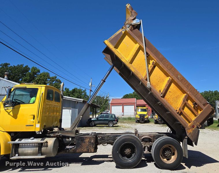 image for item DY0402 2007 Sterling L-Line dump truck