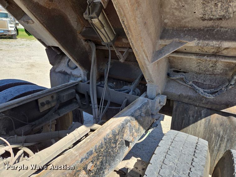 image for item DY0402 2007 Sterling L-Line dump truck