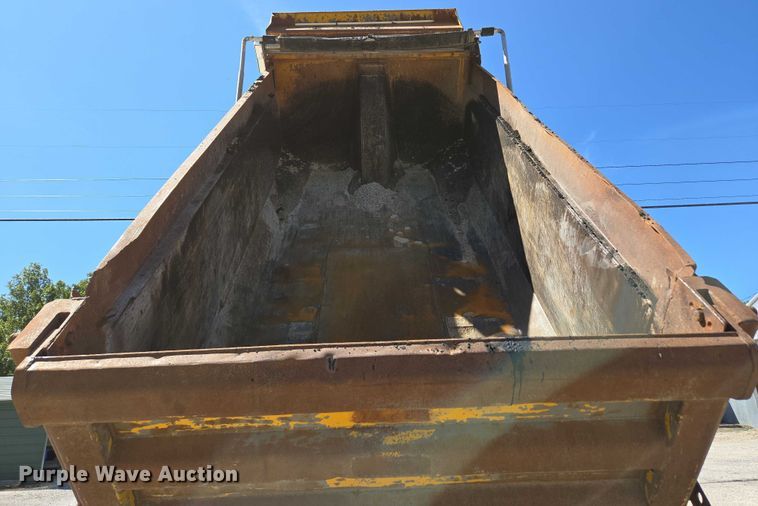 image for item DY0402 2007 Sterling L-Line dump truck