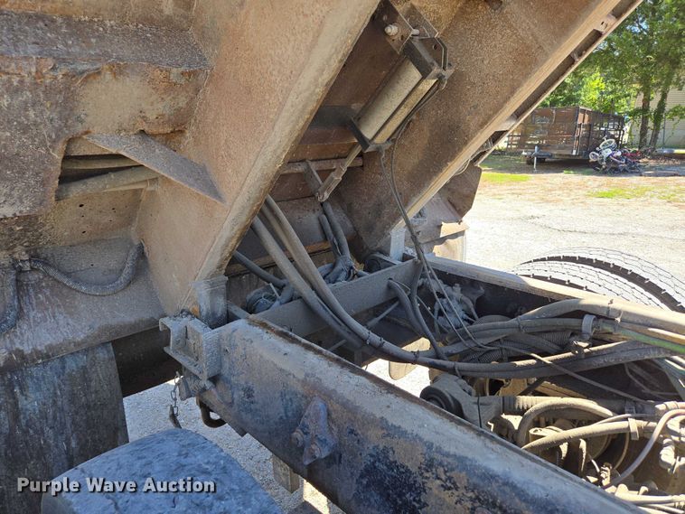 image for item DY0402 2007 Sterling L-Line dump truck