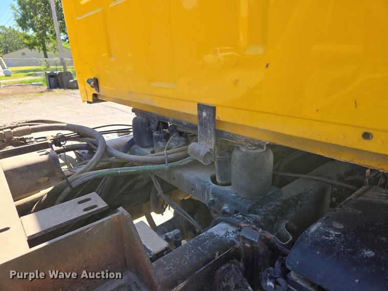 image for item DY0402 2007 Sterling L-Line dump truck