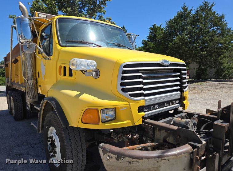 image for item DY0402 2007 Sterling L-Line dump truck