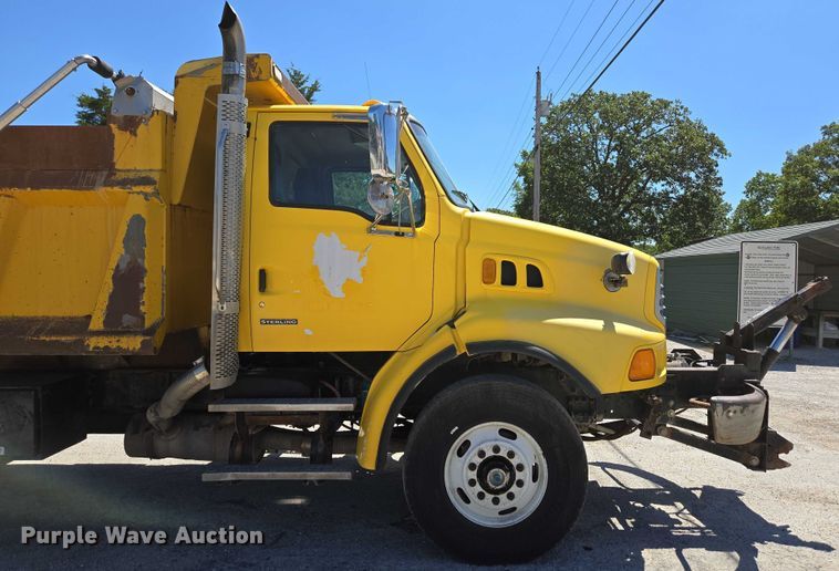 image for item DY0402 2007 Sterling L-Line dump truck