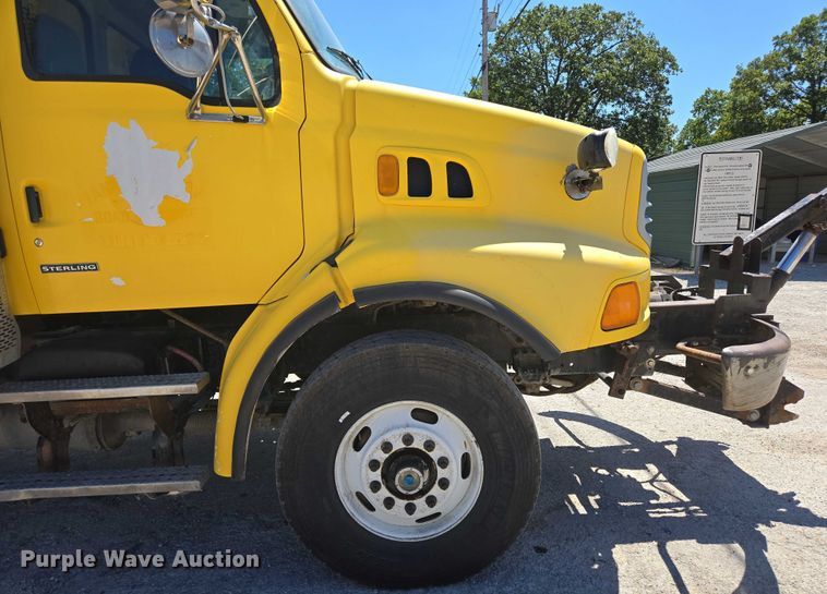 image for item DY0402 2007 Sterling L-Line dump truck