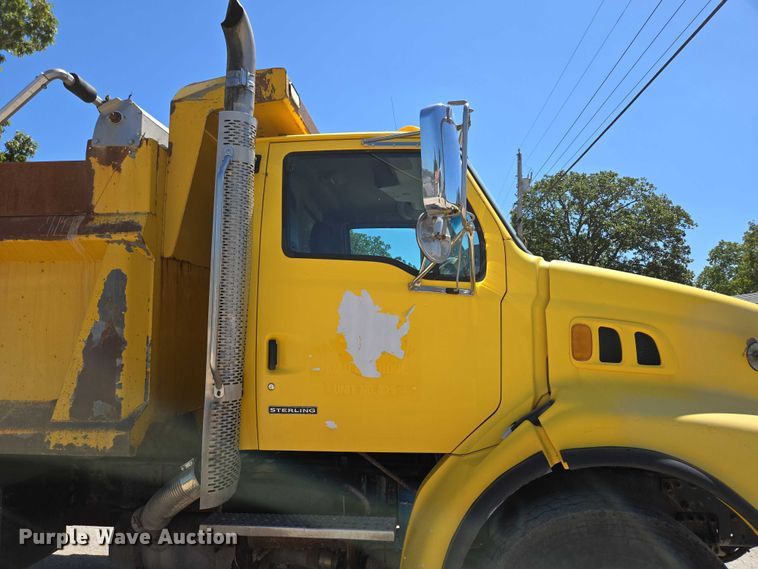 image for item DY0402 2007 Sterling L-Line dump truck