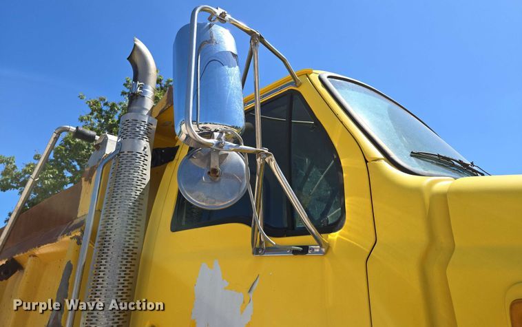 image for item DY0402 2007 Sterling L-Line dump truck