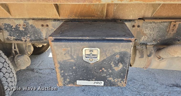 image for item DY0402 2007 Sterling L-Line dump truck