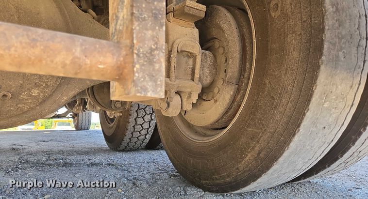 image for item DY0402 2007 Sterling L-Line dump truck