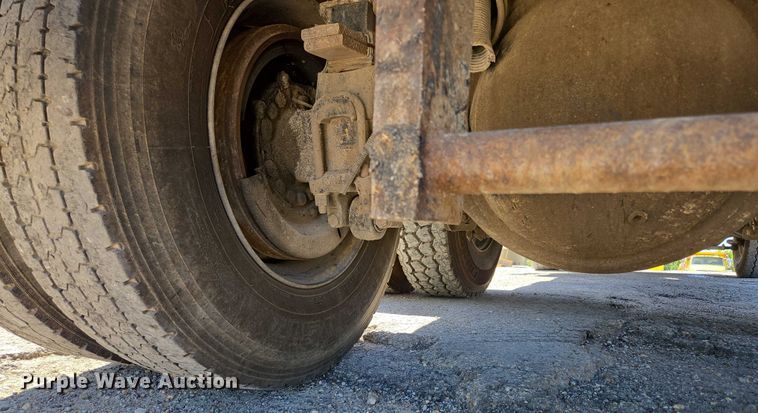 image for item DY0402 2007 Sterling L-Line dump truck