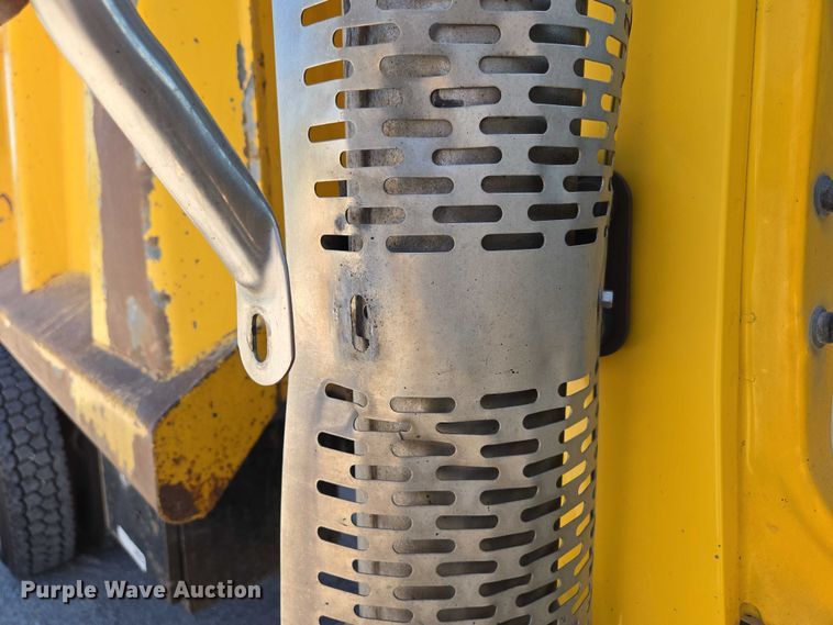 image for item DY0402 2007 Sterling L-Line dump truck