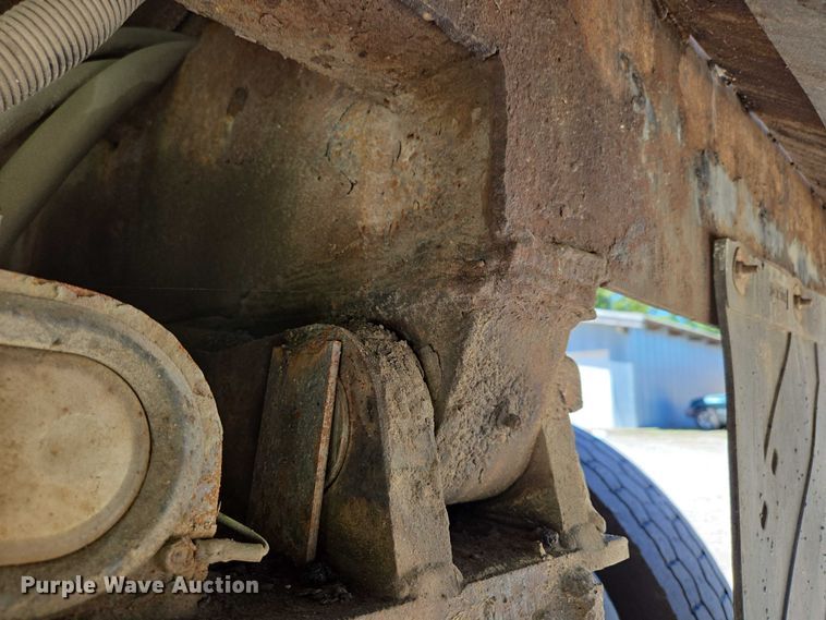 image for item DY0402 2007 Sterling L-Line dump truck