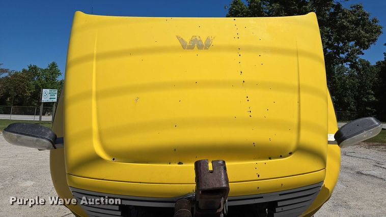 image for item DY0402 2007 Sterling L-Line dump truck