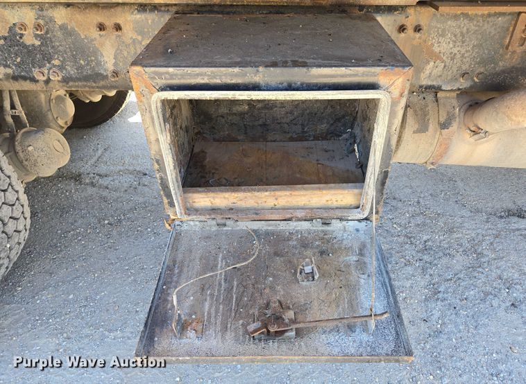 image for item DY0402 2007 Sterling L-Line dump truck