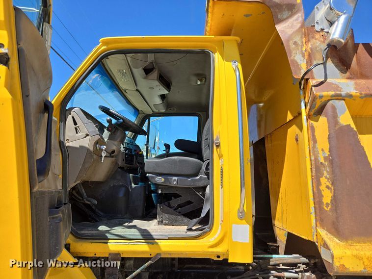 image for item DY0402 2007 Sterling L-Line dump truck