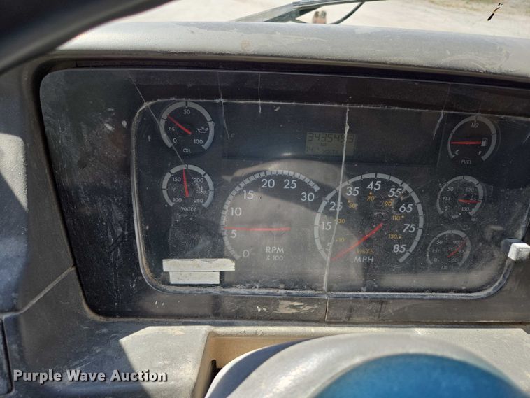 image for item DY0402 2007 Sterling L-Line dump truck