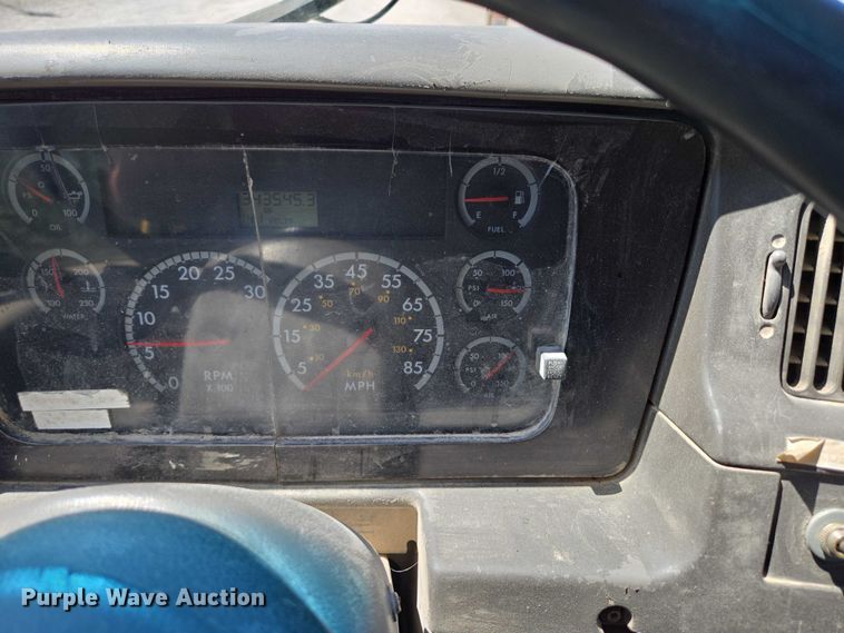 image for item DY0402 2007 Sterling L-Line dump truck