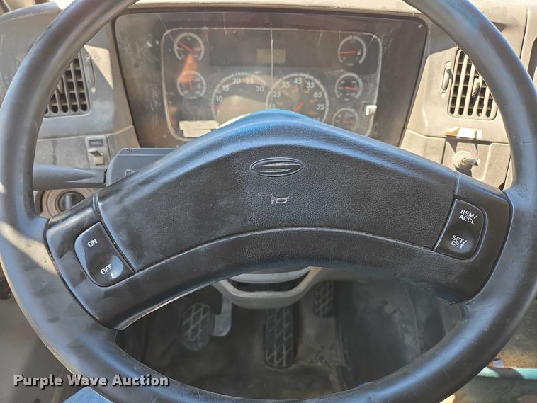 image for item DY0402 2007 Sterling L-Line dump truck