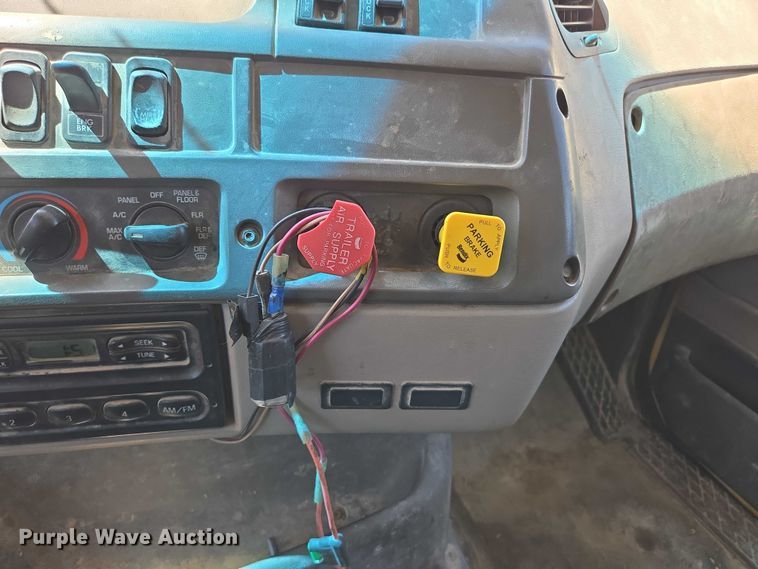 image for item DY0402 2007 Sterling L-Line dump truck