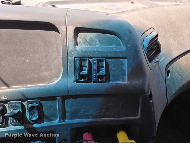 image for item DY0402 2007 Sterling L-Line dump truck