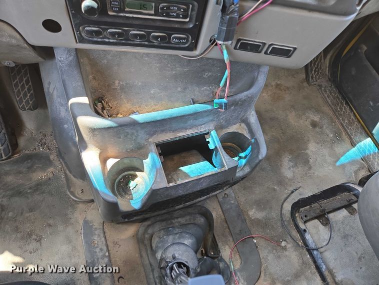 image for item DY0402 2007 Sterling L-Line dump truck