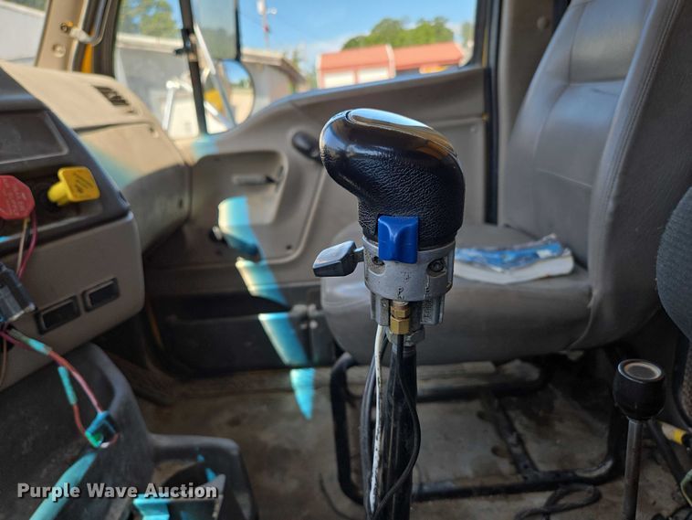 image for item DY0402 2007 Sterling L-Line dump truck