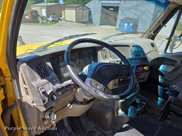 image for item DY0402 2007 Sterling L-Line dump truck